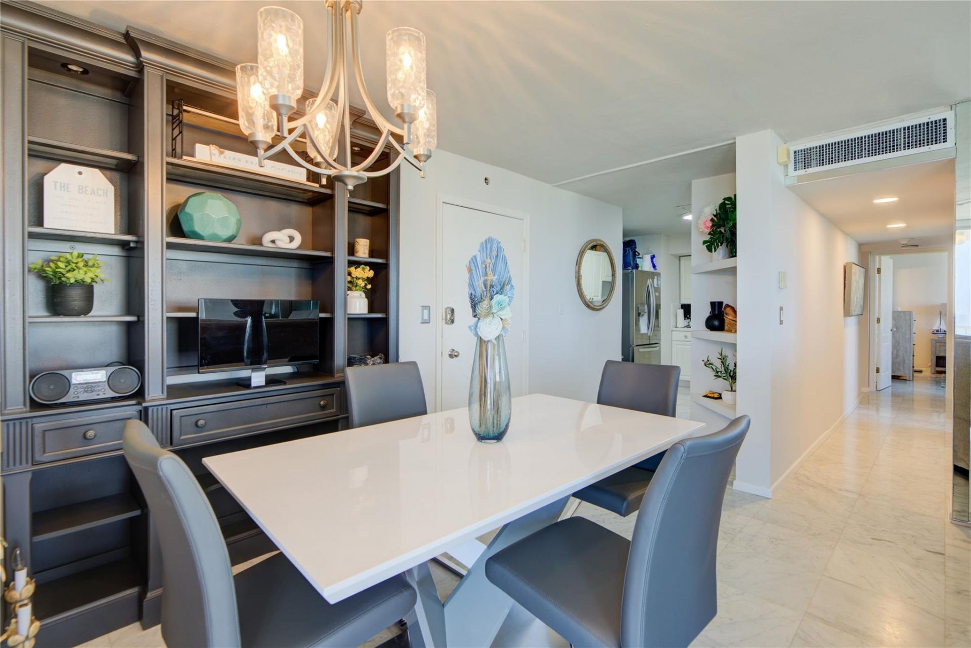 1 Las Olas Circle, Unit 1117, Fort Lauderdale, FL 33316 Photo