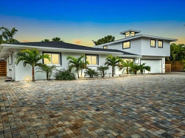 5624 CAPE LEYTE DRIVE , SARASOTA, FL 34242