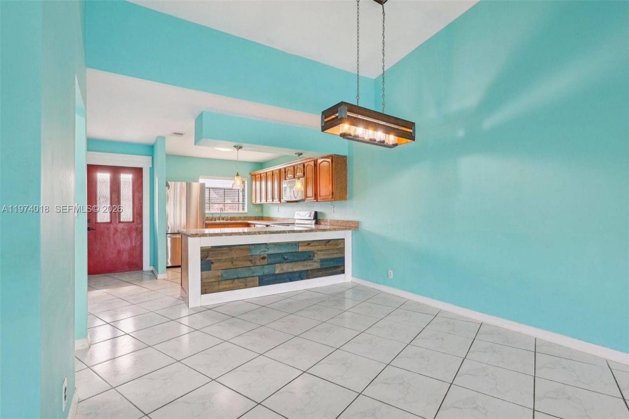 653 Banks Rd , Margate, FL 33063 Photo