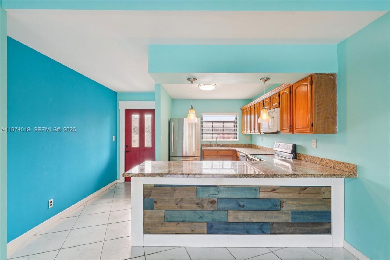 653 Banks Rd , Margate, FL 33063 Photo