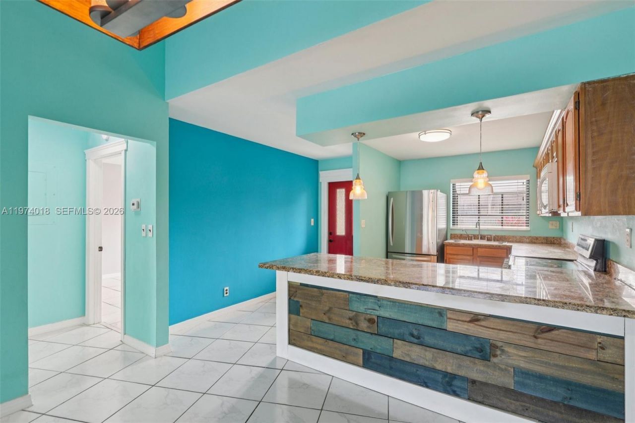 653 Banks Rd , Margate, FL 33063 Photo