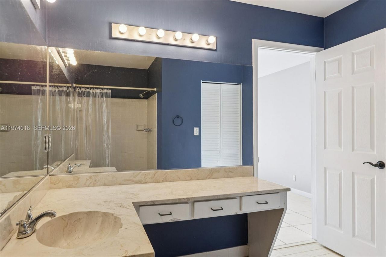 653 Banks Rd , Margate, FL 33063 Photo