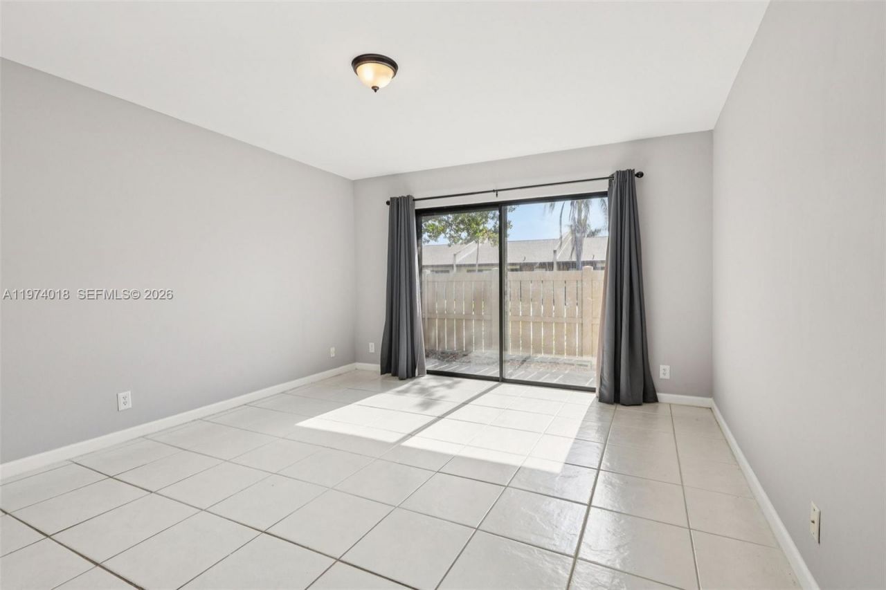 653 Banks Rd , Margate, FL 33063 Photo