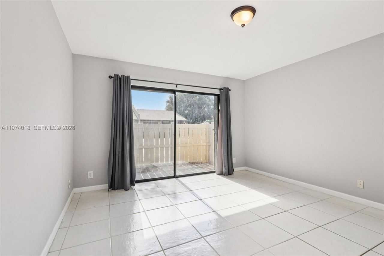 653 Banks Rd , Margate, FL 33063 Photo