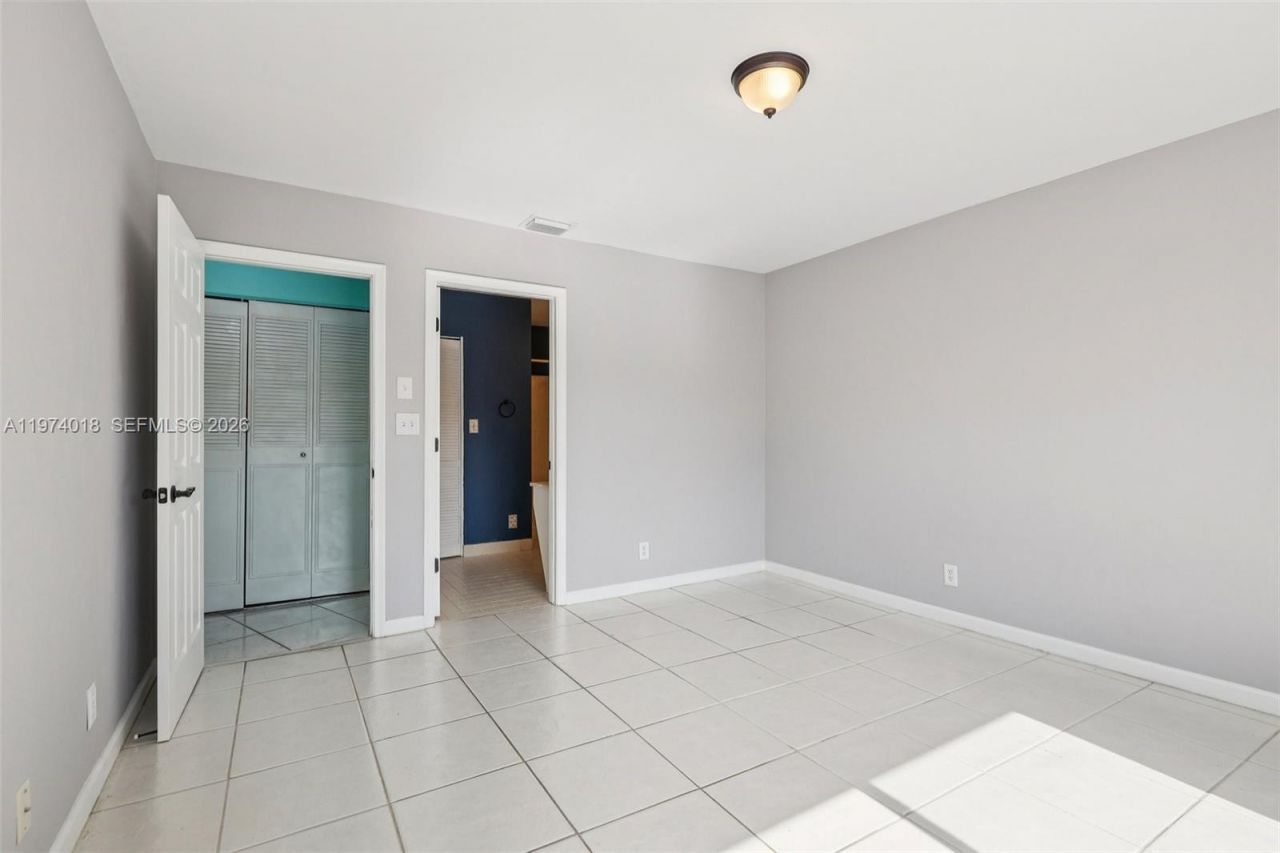 653 Banks Rd , Margate, FL 33063 Photo