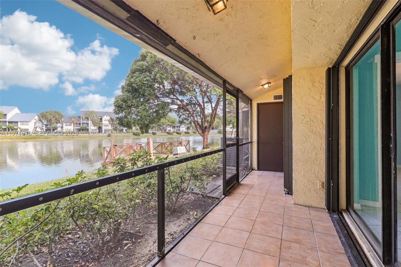 653 Banks Rd , Margate, FL 33063 Photo