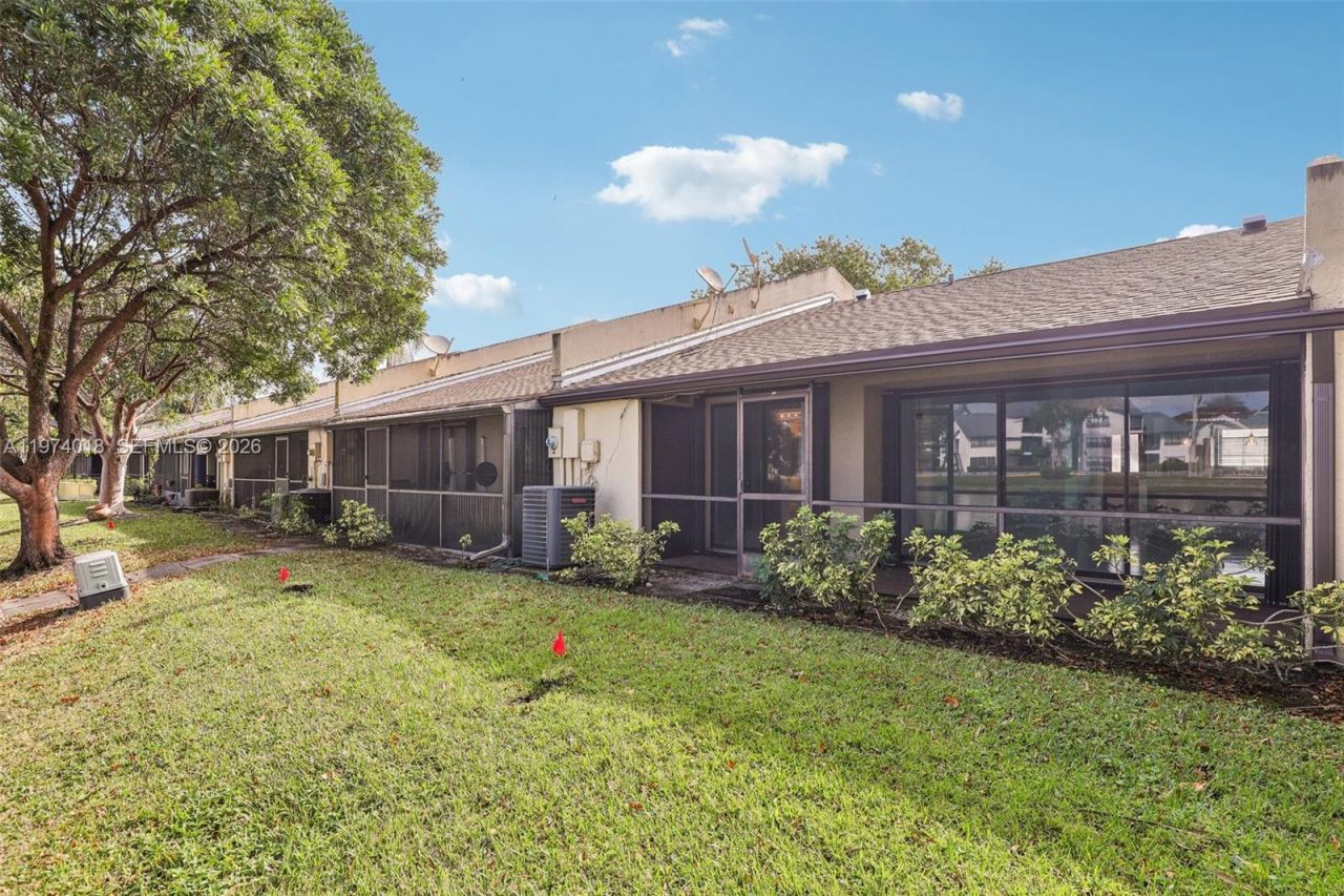 653 Banks Rd , Margate, FL 33063 Photo