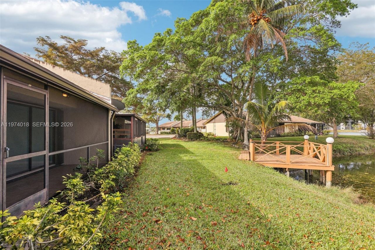 653 Banks Rd , Margate, FL 33063 Photo