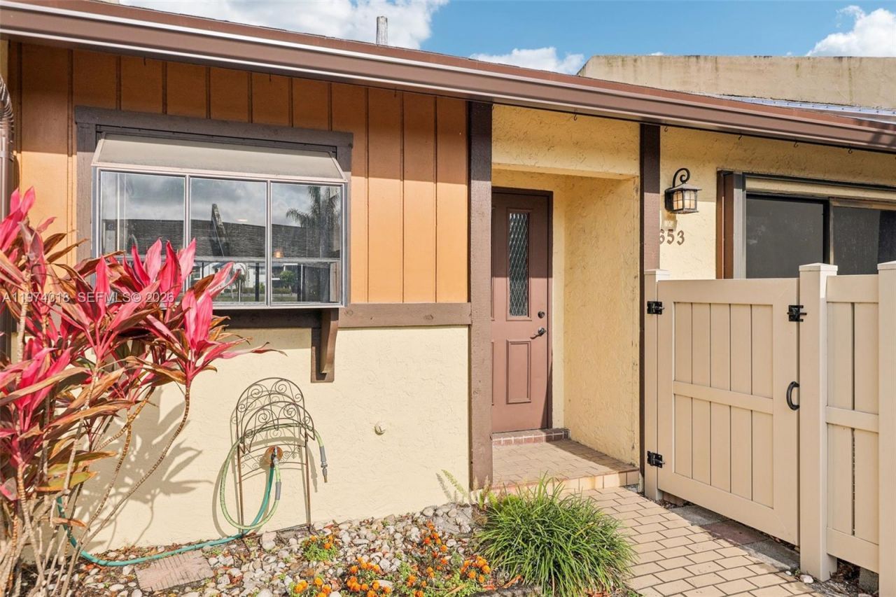 653 Banks Rd , Margate, FL 33063 Photo