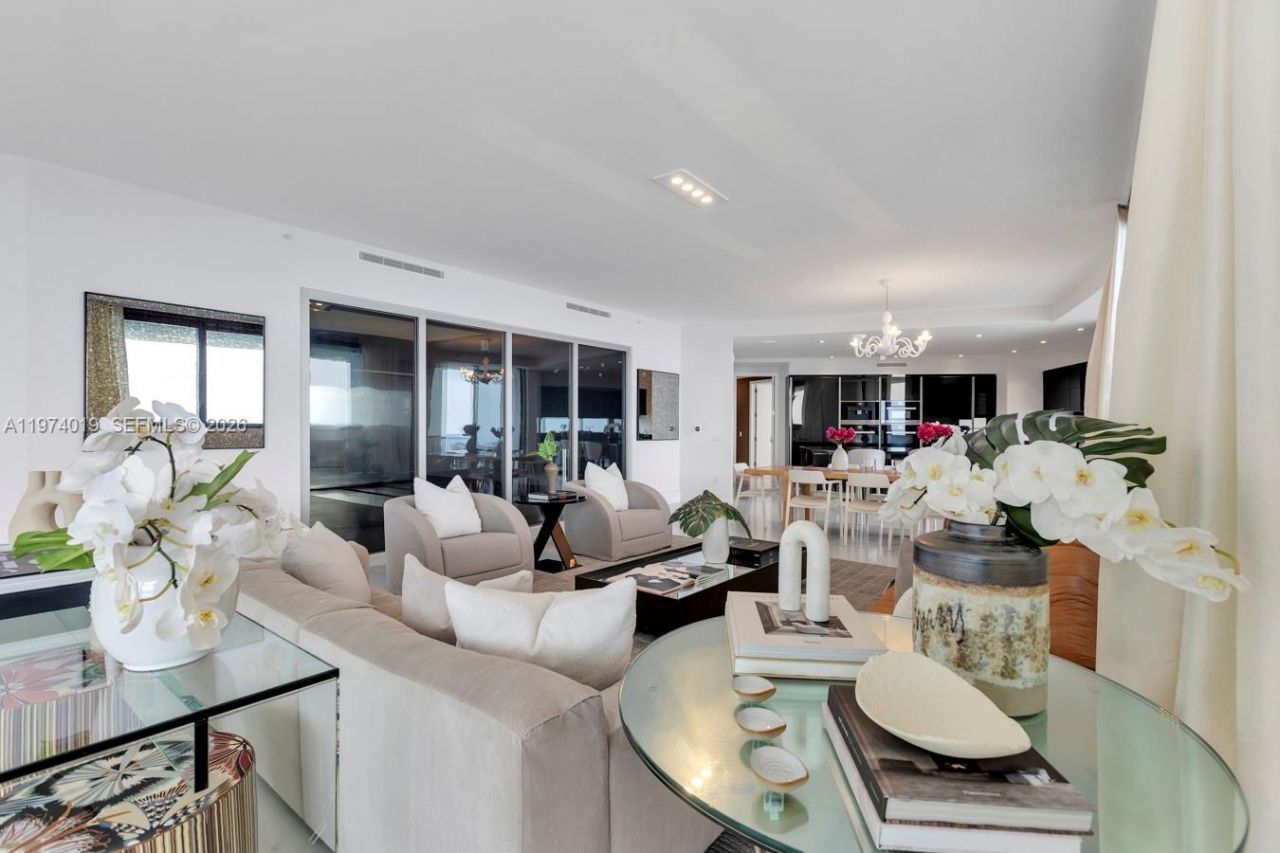 18555 Collins Ave, Unit 4605, Sunny Isles Beach, FL 33160 Photo