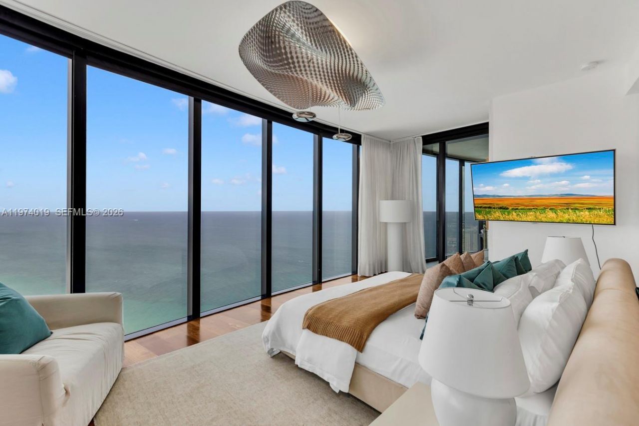 18555 Collins Ave, Unit 4605, Sunny Isles Beach, FL 33160 Photo