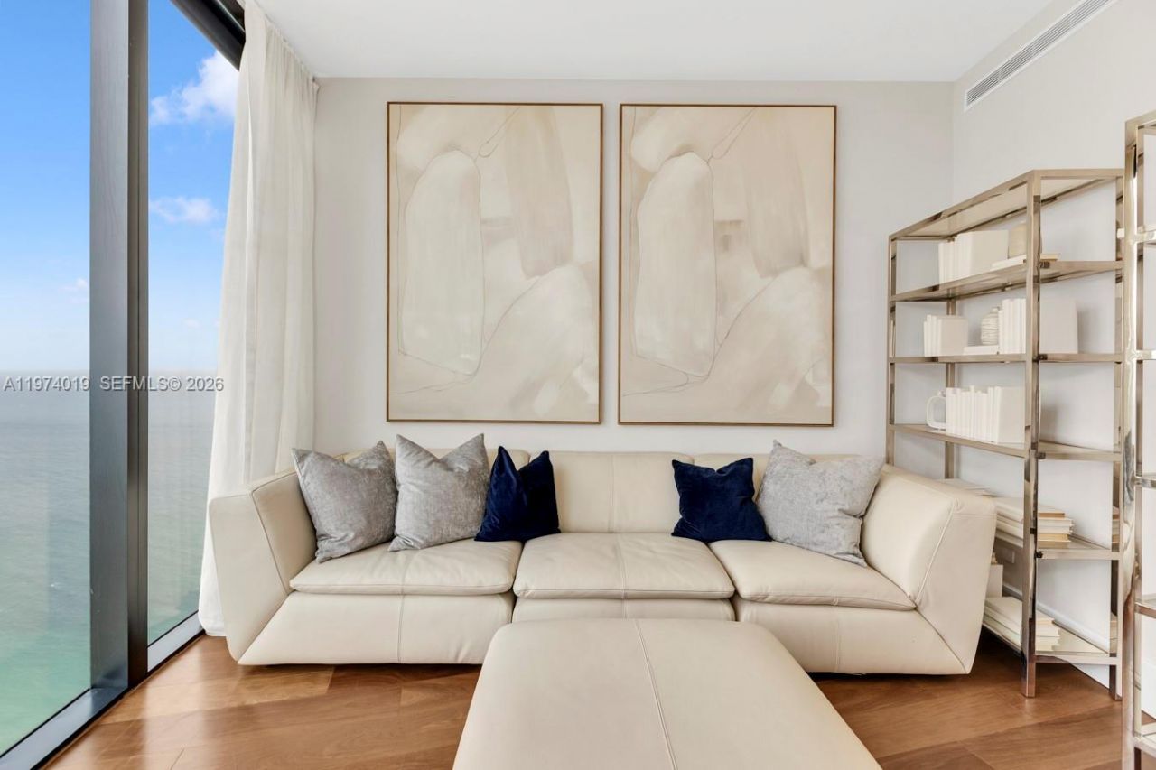 18555 Collins Ave, Unit 4605, Sunny Isles Beach, FL 33160 Photo