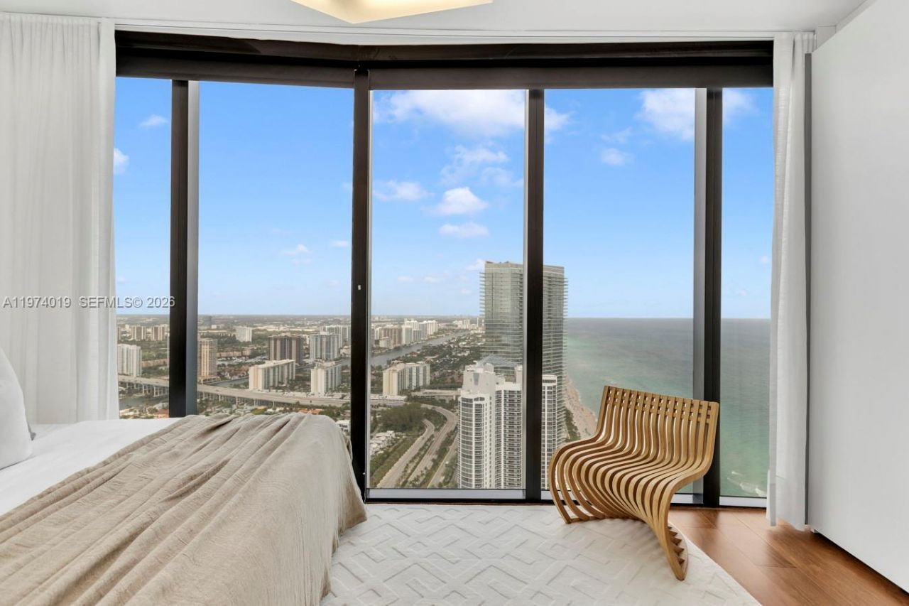 18555 Collins Ave, Unit 4605, Sunny Isles Beach, FL 33160 Photo