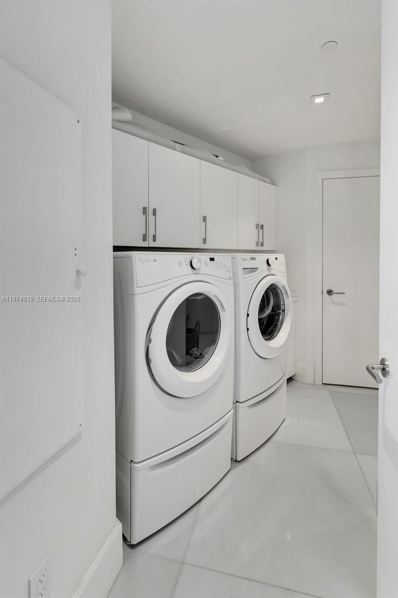 18555 Collins Ave , Unit 4605, Sunny Isles Beach, FL 33160 Photo