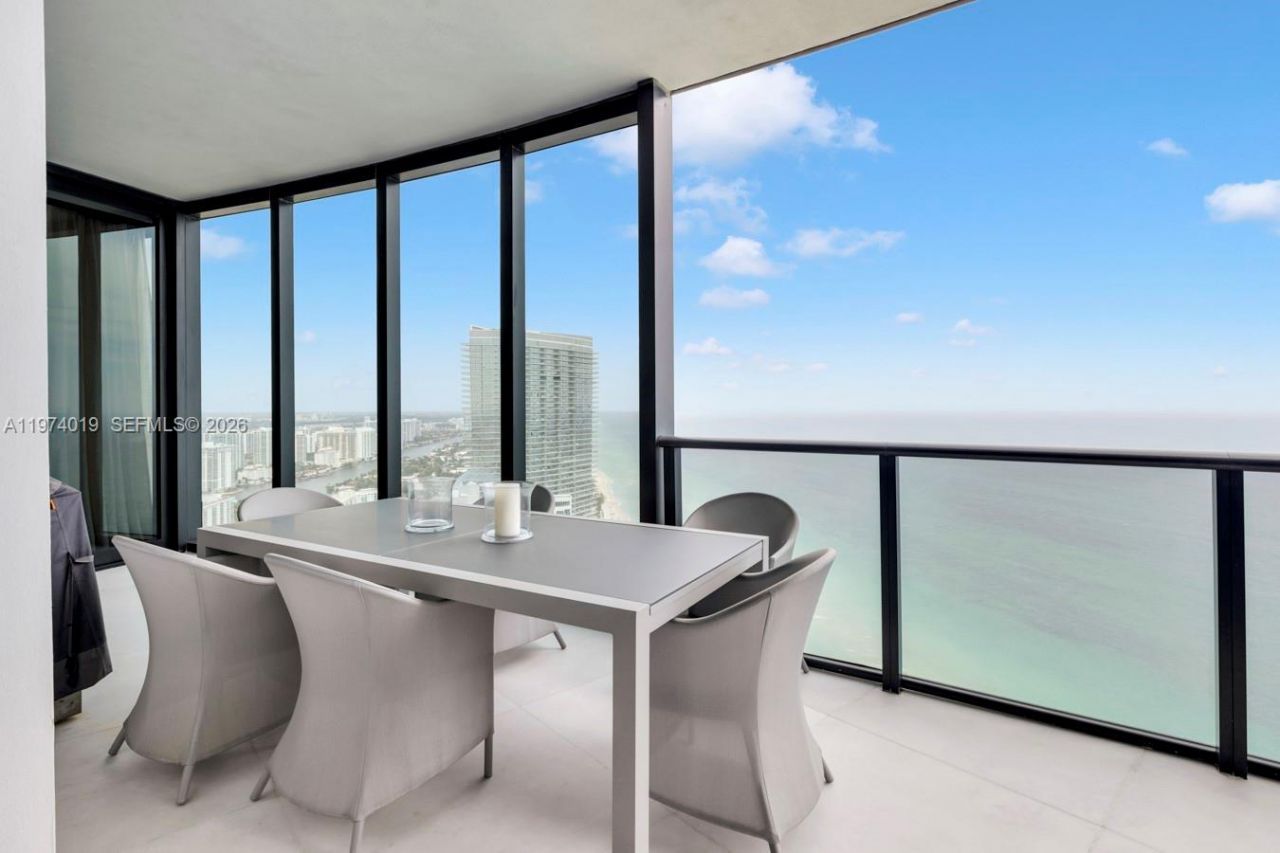 18555 Collins Ave, Unit 4605, Sunny Isles Beach, FL 33160 Photo