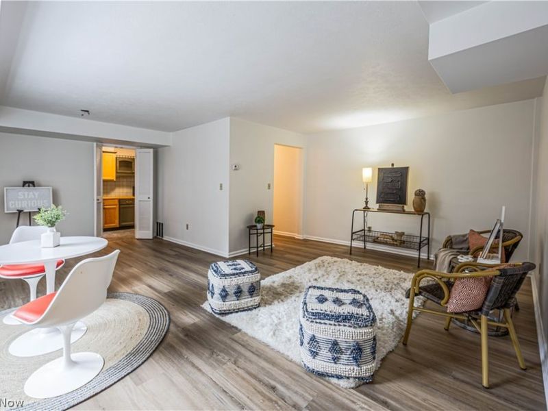 19436 Van Aken Boulevard, Unit 105, Shaker Heights, OH 44122 Photo 2