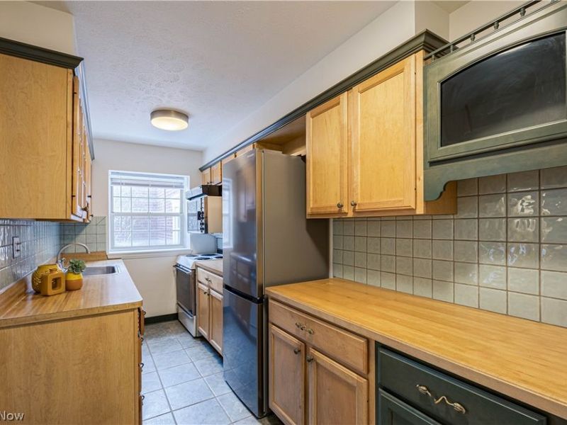 19436 Van Aken Boulevard, Unit 105, Shaker Heights, OH 44122 Photo 6