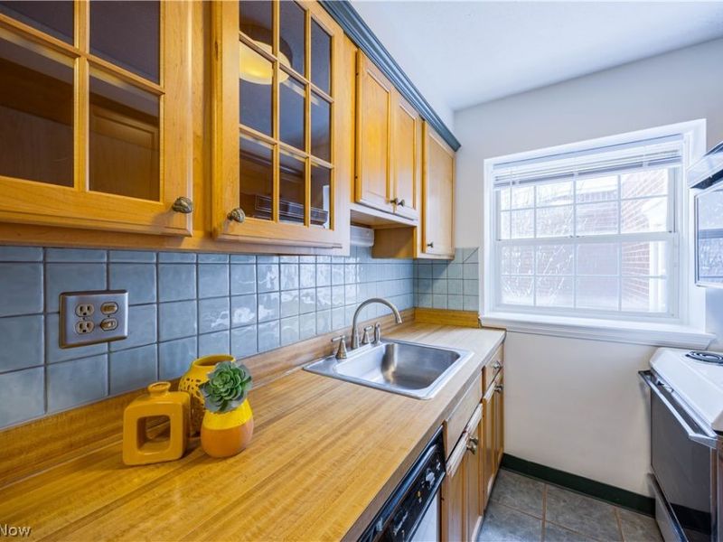 19436 Van Aken Boulevard, Unit 105, Shaker Heights, OH 44122 Photo 8