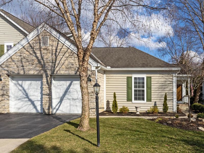 448 Crossings Drive , Westerville, OH 43082 Photo 4