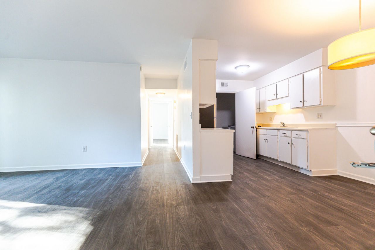 1402 Camp Road Photo 13