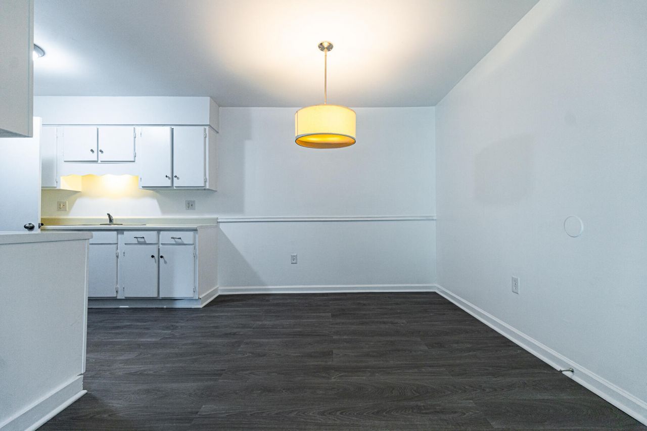 1402 Camp Road Photo 15