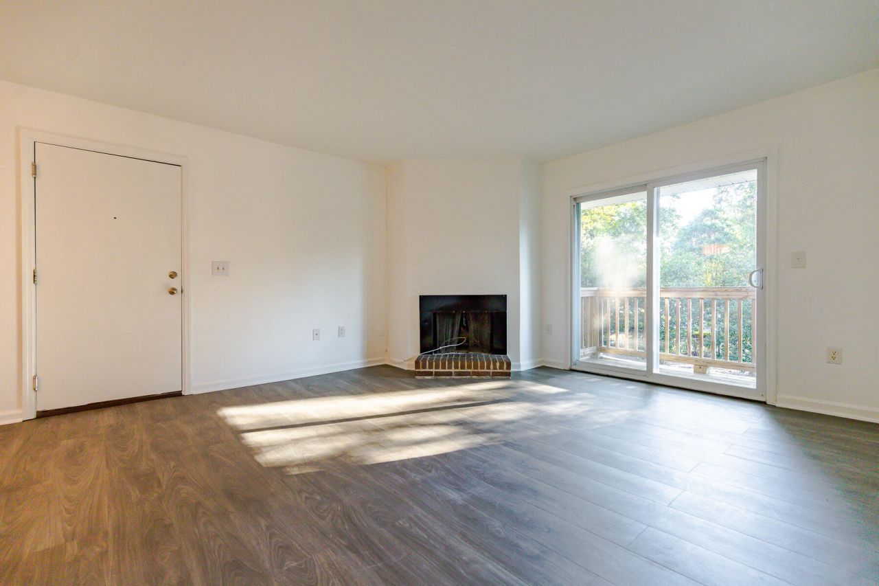 1402 Camp Road Photo 18