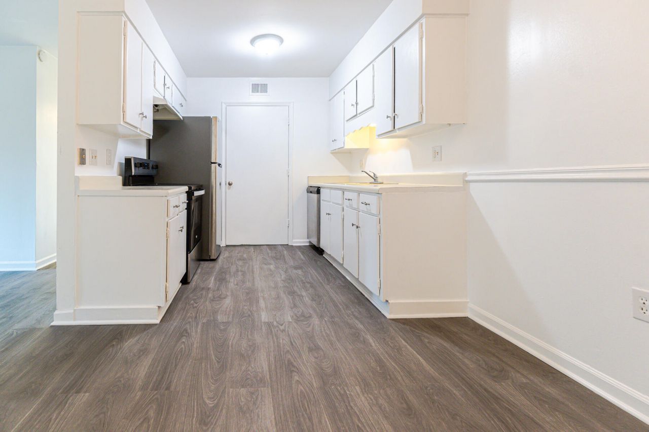 1402 Camp Road Photo 19