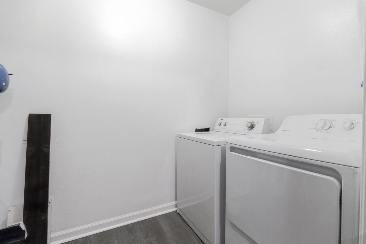 1402 Camp Road Photo 27