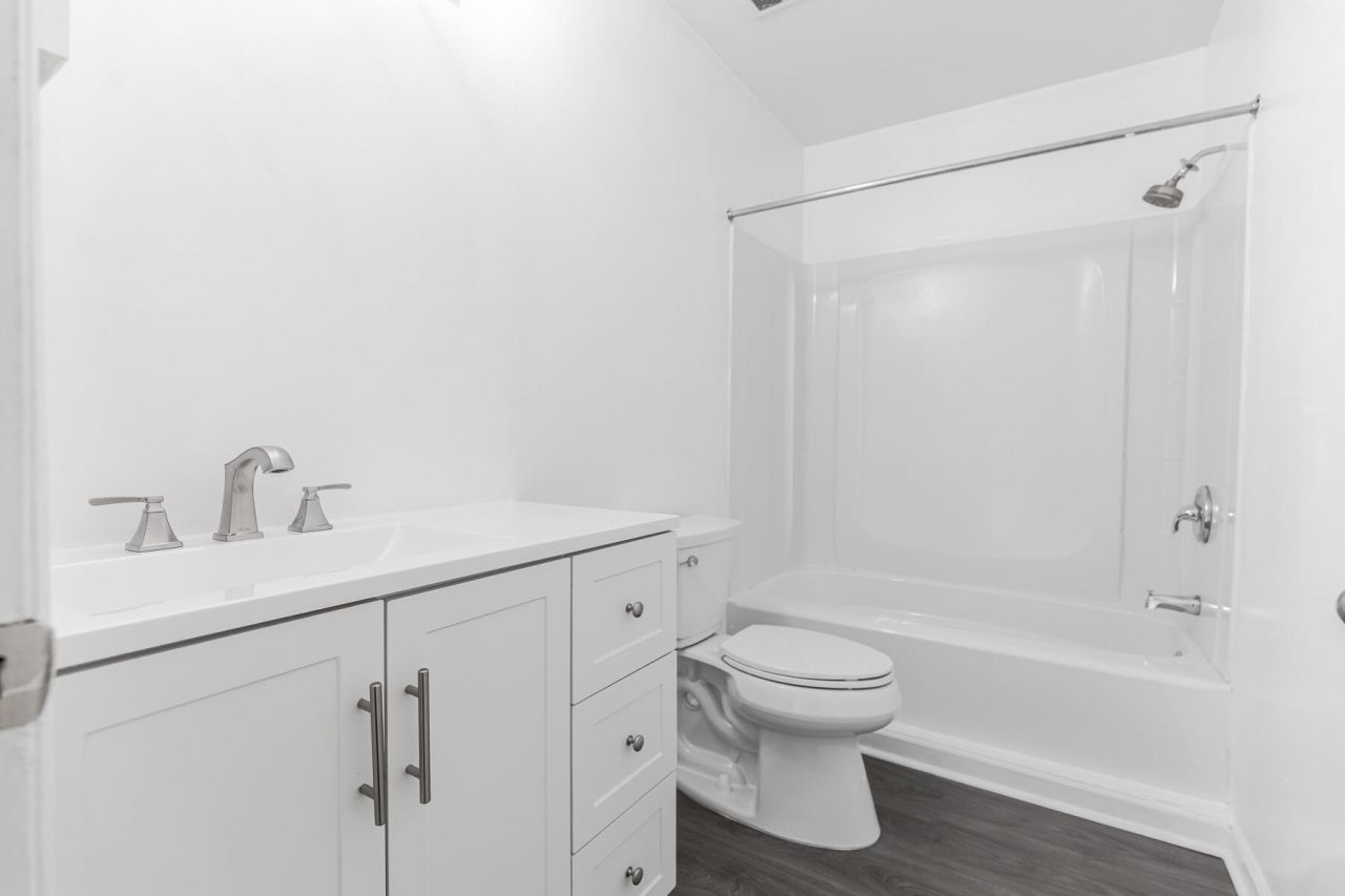 1402 Camp Road Photo 29