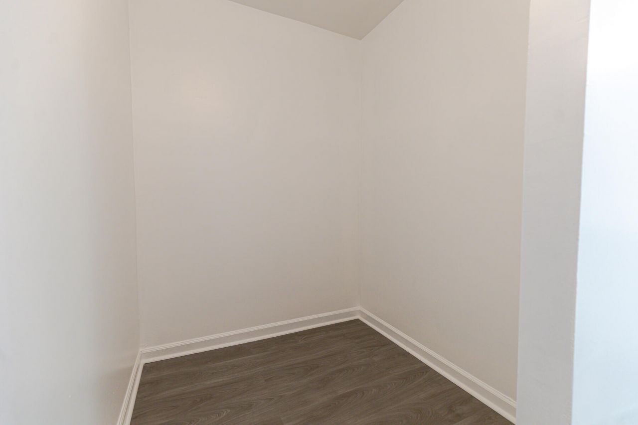 1402 Camp Road Photo 36