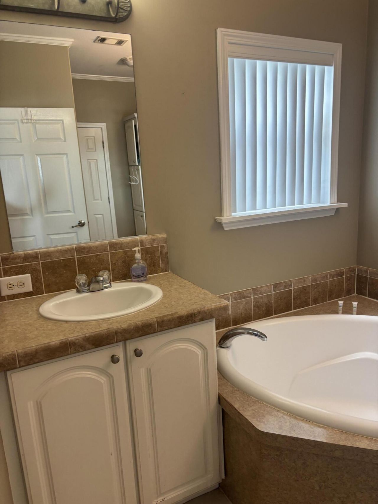 210 W 2nd Court, Key Largo, FL 33037 Photo