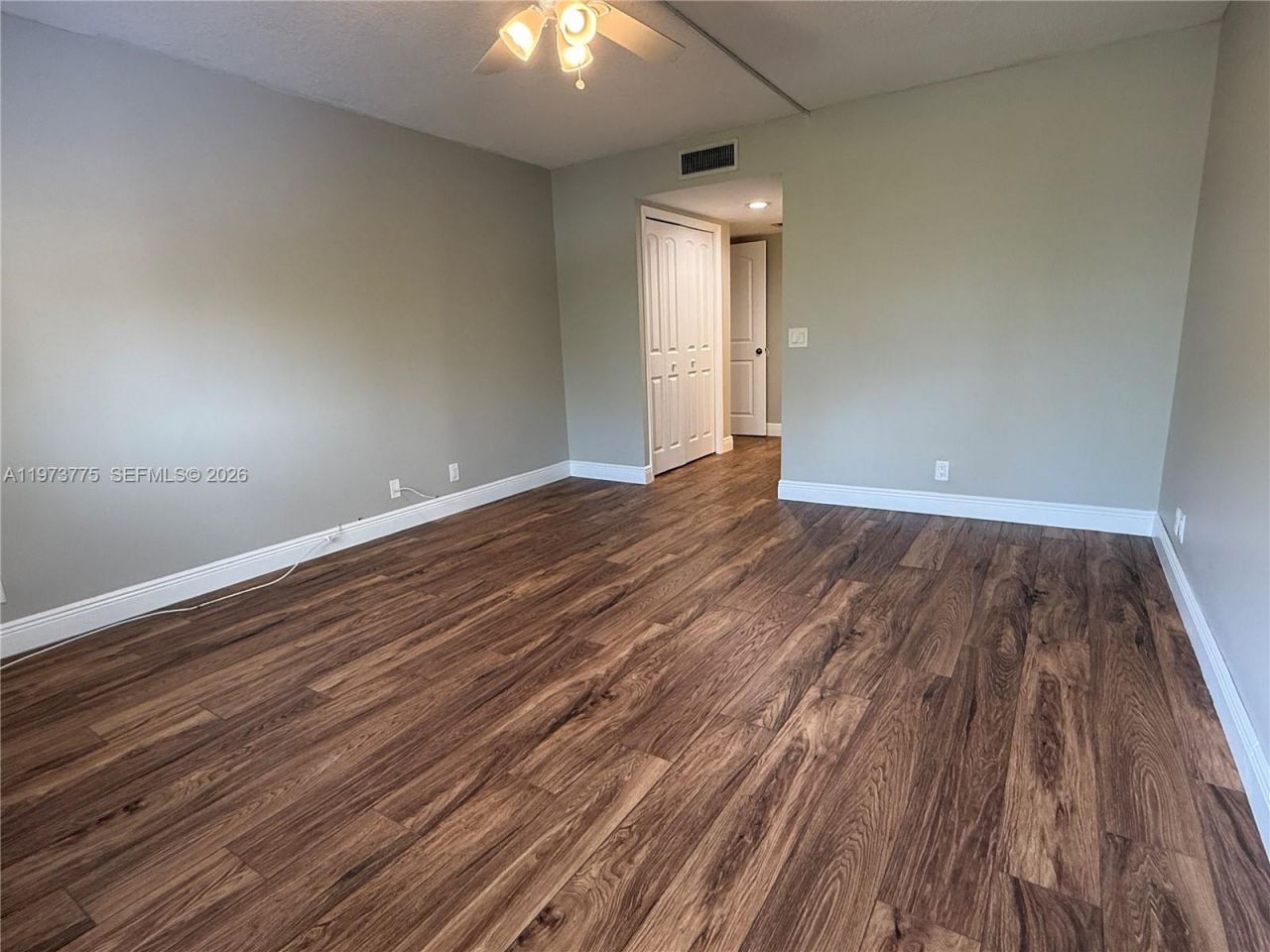 302 Lakeview Dr, Unit 204, Weston, FL 33326 Photo