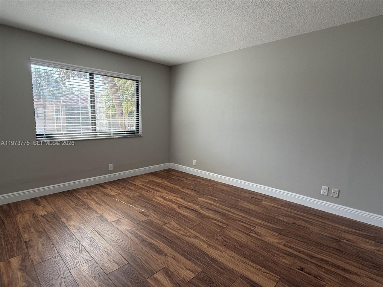 302 Lakeview Dr, Unit 204, Weston, FL 33326 Photo