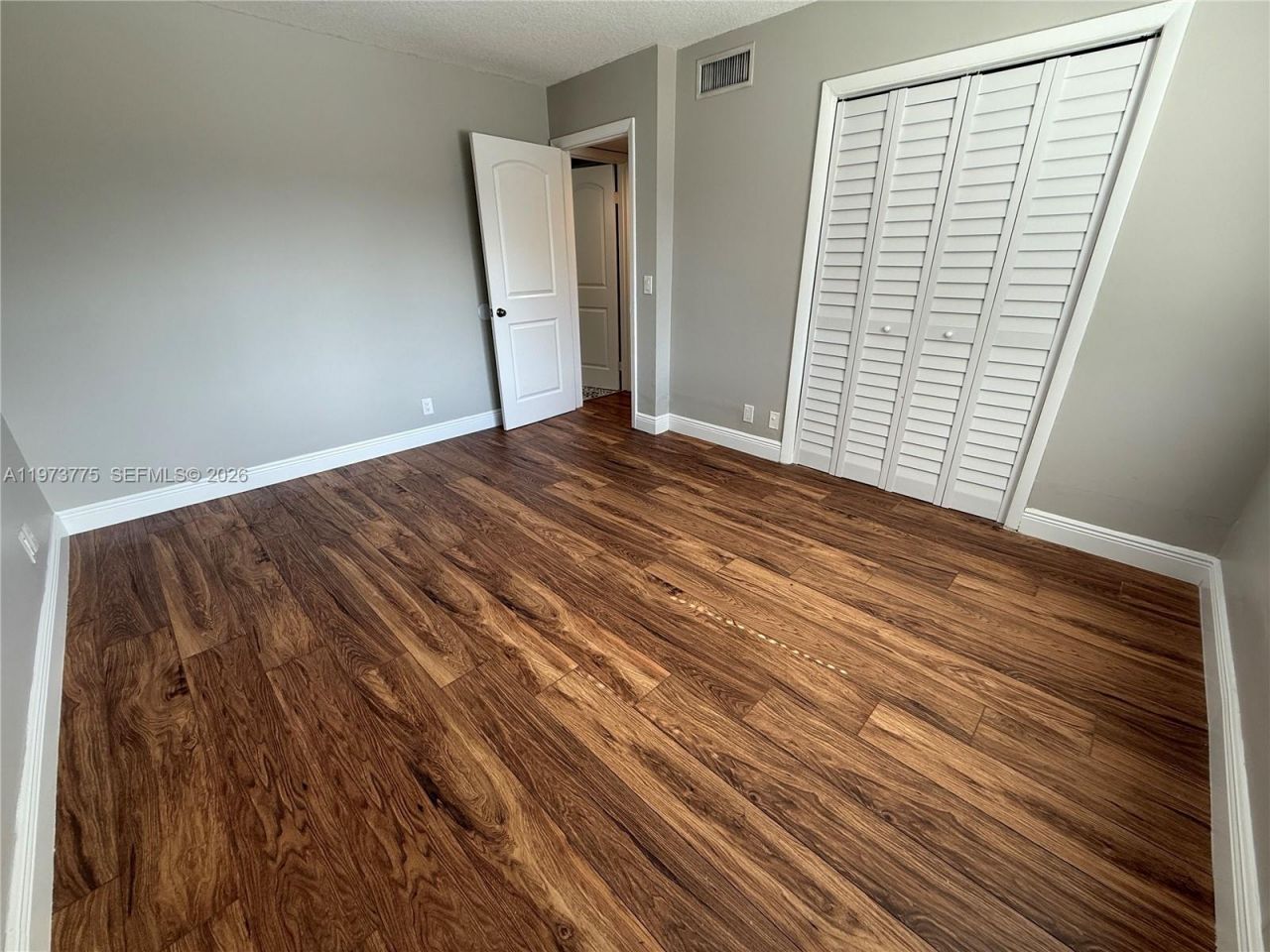 302 Lakeview Dr, Unit 204, Weston, FL 33326 Photo