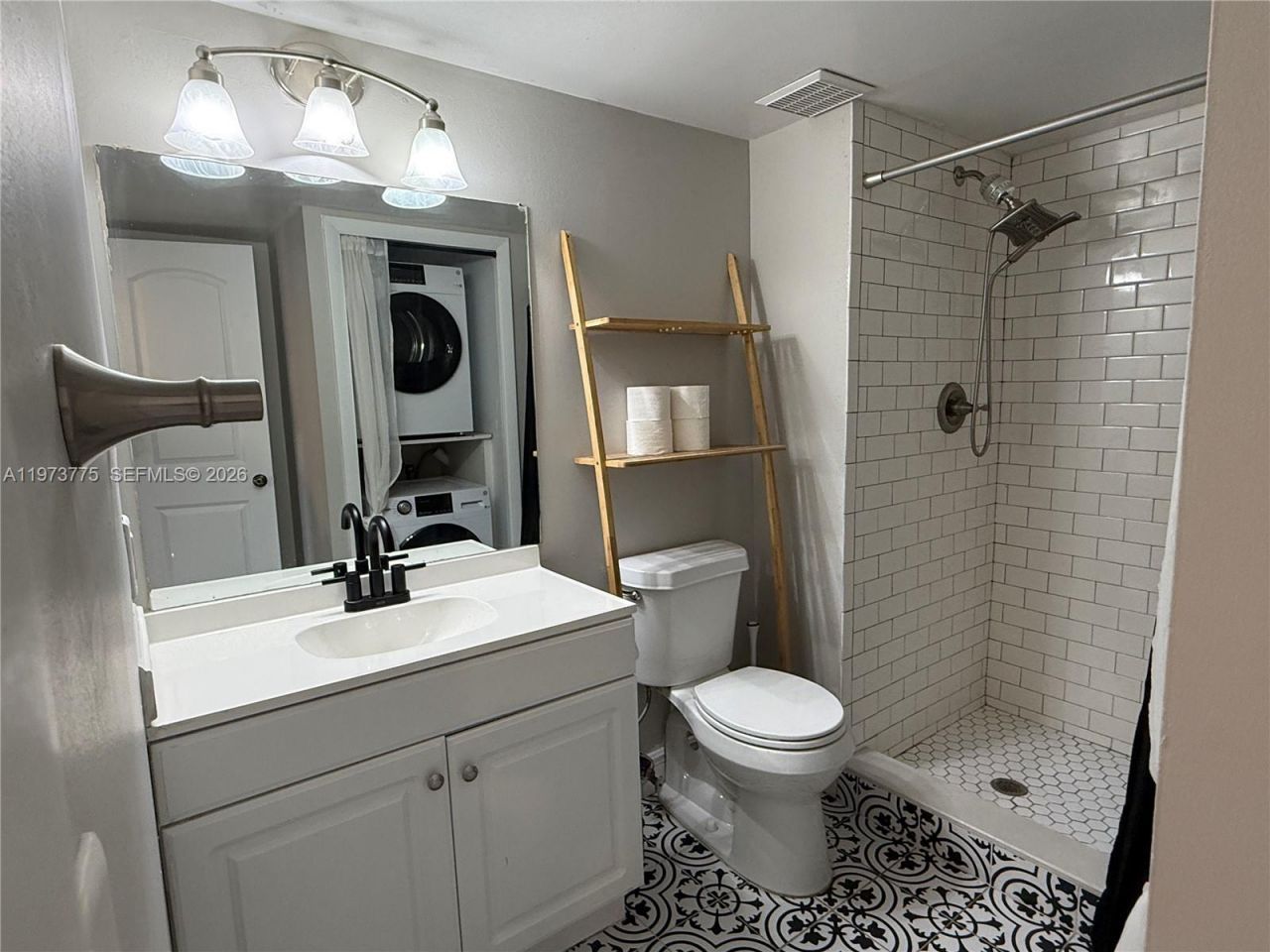 302 Lakeview Dr, Unit 204, Weston, FL 33326 Photo