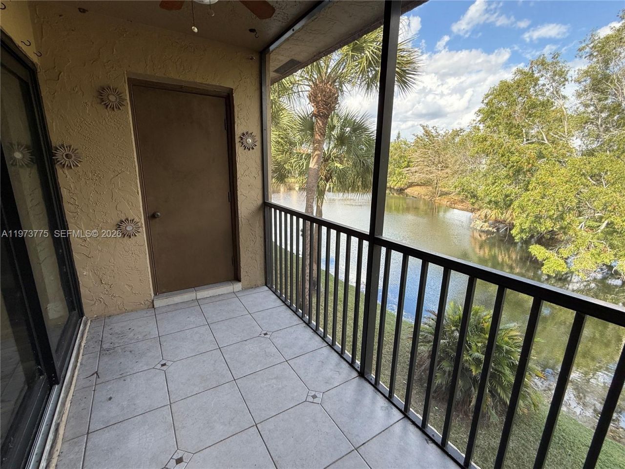 302 Lakeview Dr, Unit 204, Weston, FL 33326 Photo