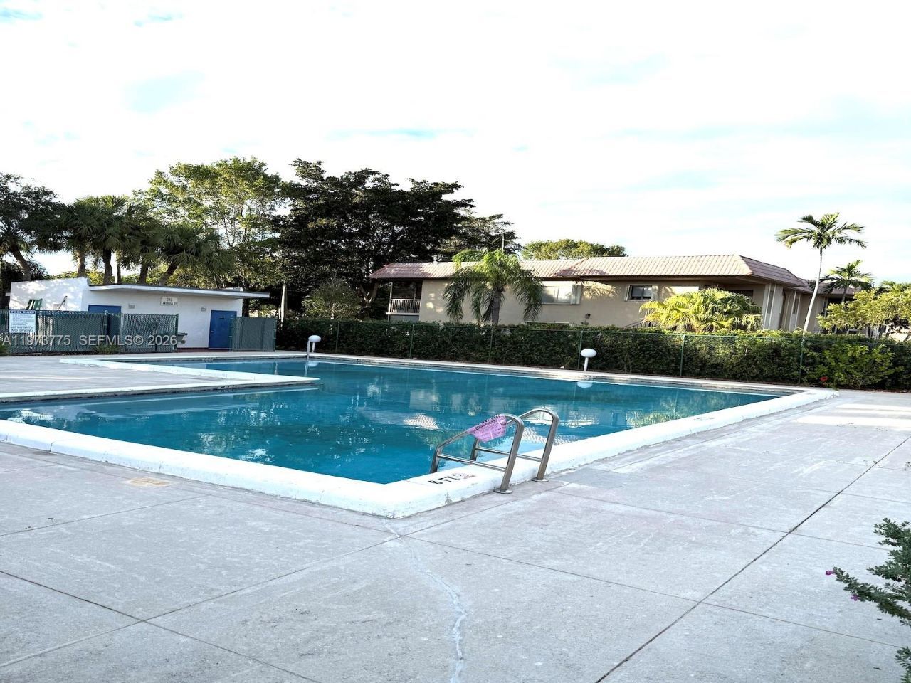 302 Lakeview Dr, Unit 204, Weston, FL 33326 Photo