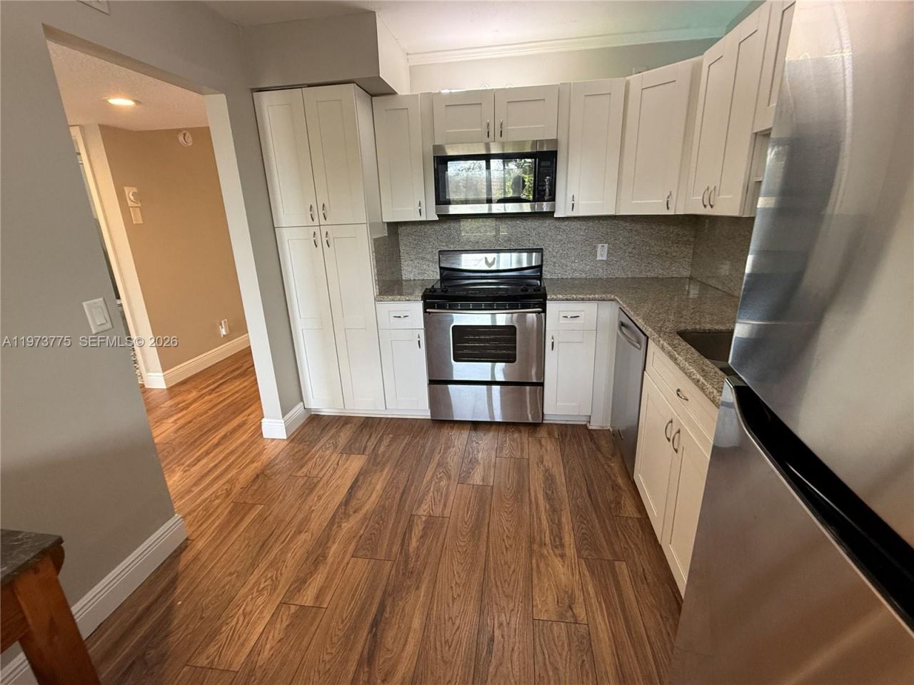 302 Lakeview Dr, Unit 204, Weston, FL 33326 Photo