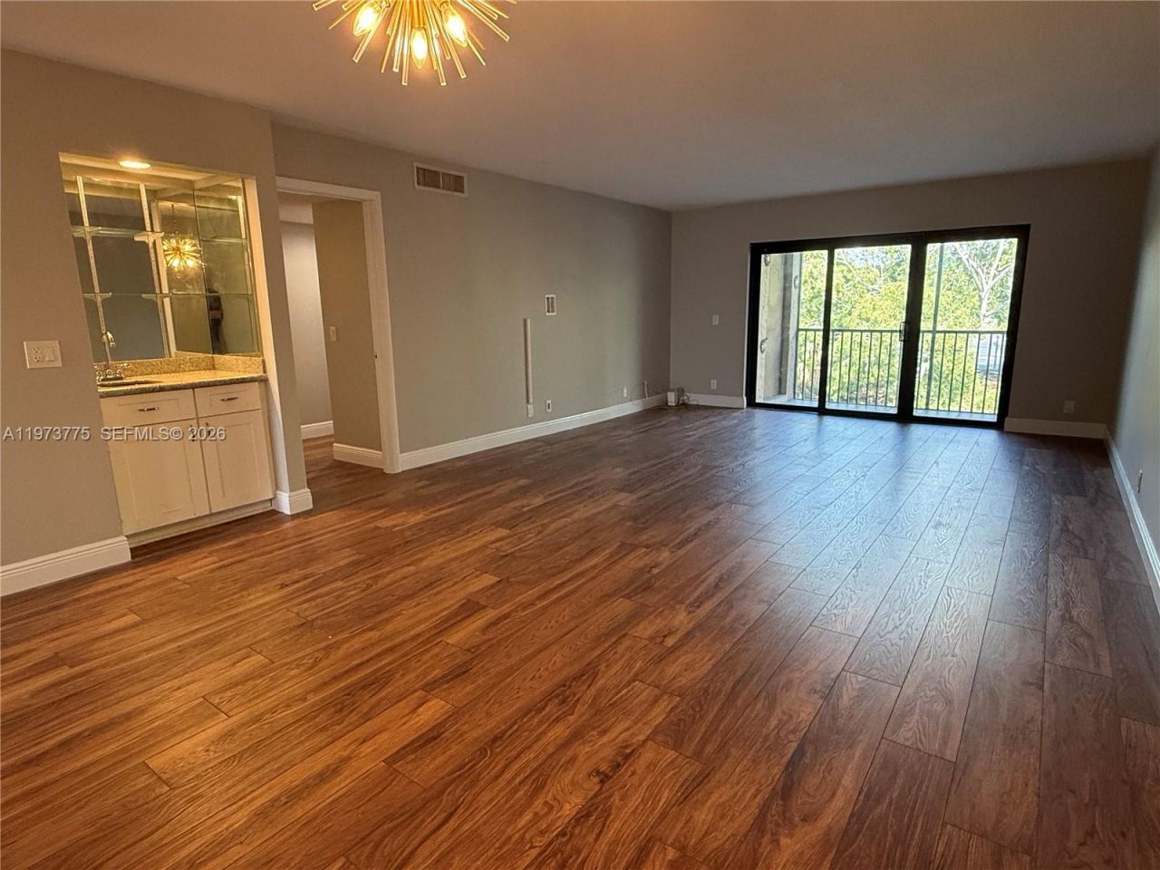 302 Lakeview Dr, Unit 204, Weston, FL 33326 Photo