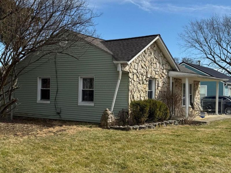 36 Putnam Avenue, West Jefferson, OH 43162 Photo 3