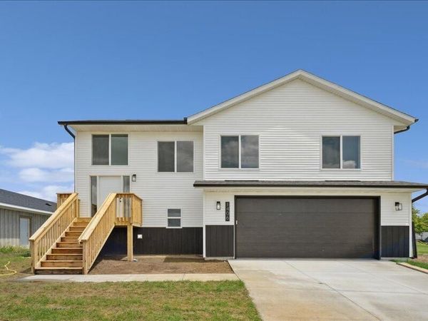 3107 GINKGO LANE, Muscatine, IA 52761