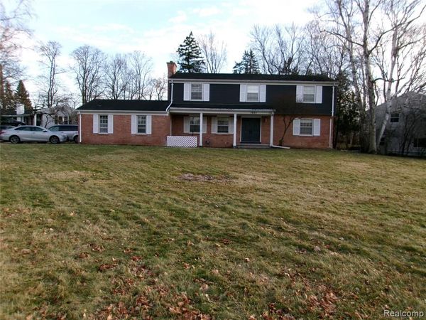 1682 Woodside Drive, East Lansing, MI 48823