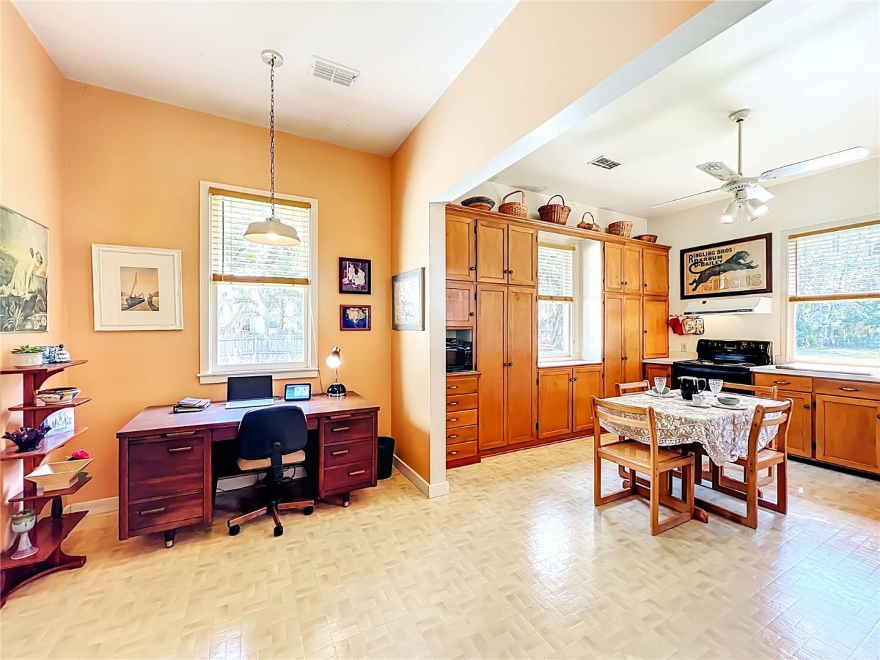 8408 Lakeshore Drive, Yalaha, FL 34797 Photo