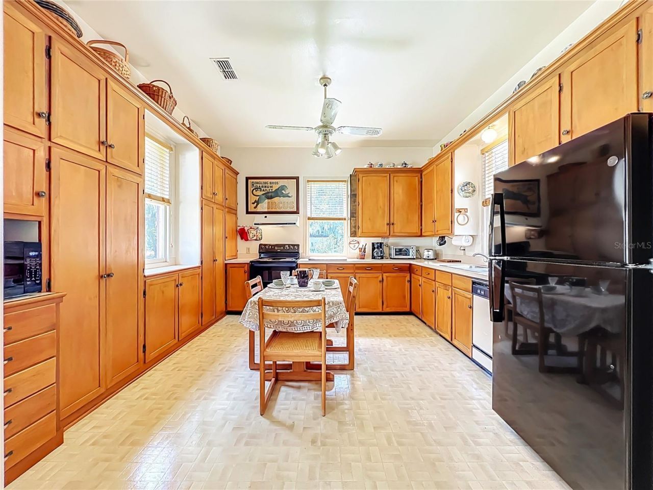 8408 Lakeshore Drive, Yalaha, FL 34797 Photo