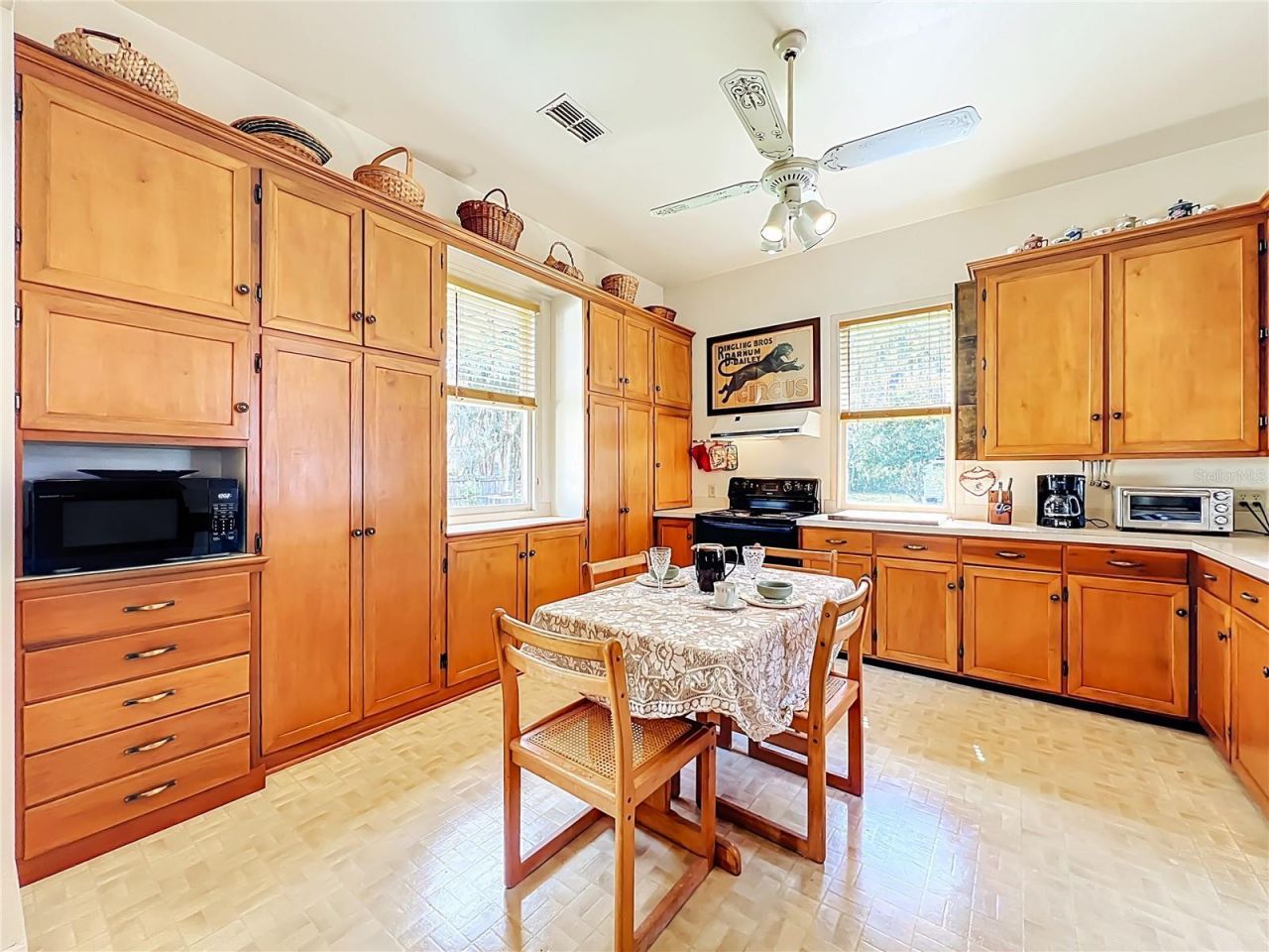 8408 Lakeshore Drive, Yalaha, FL 34797 Photo