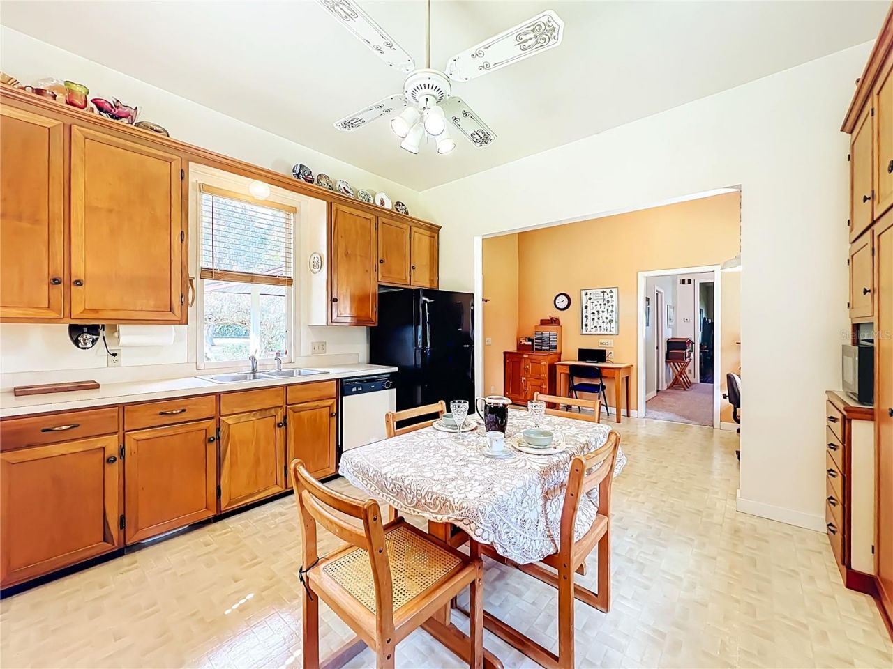 8408 Lakeshore Drive, Yalaha, FL 34797 Photo