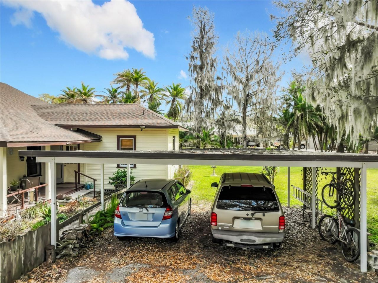 8408 Lakeshore Drive, Yalaha, FL 34797 Photo