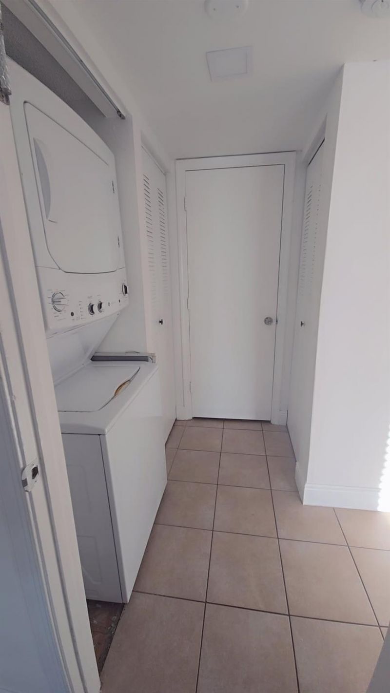 3700 N 56th Avenue, Unit 1015, Hollywood, FL 33021 Photo