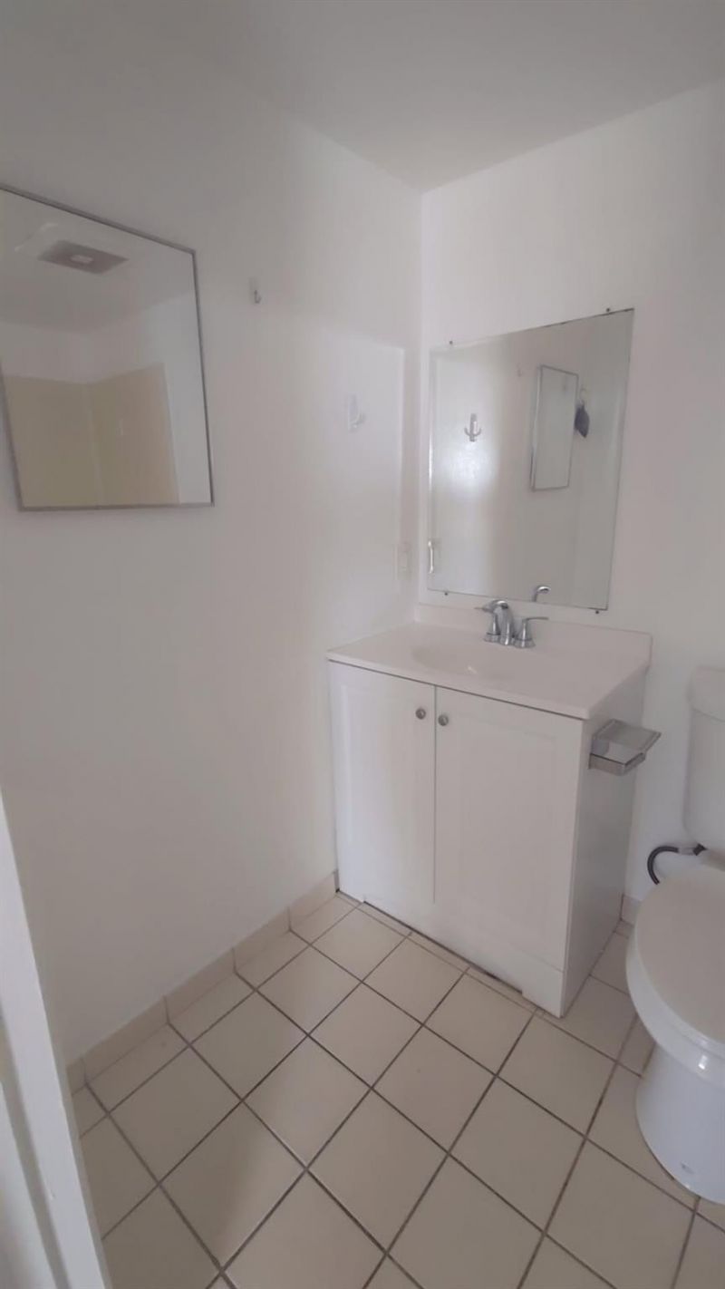 3700 N 56th Avenue, Unit 1015, Hollywood, FL 33021 Photo