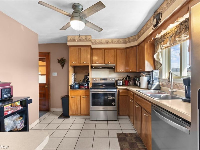 262 Quincy Lane, Tiltonsville, OH 43963 Photo 11